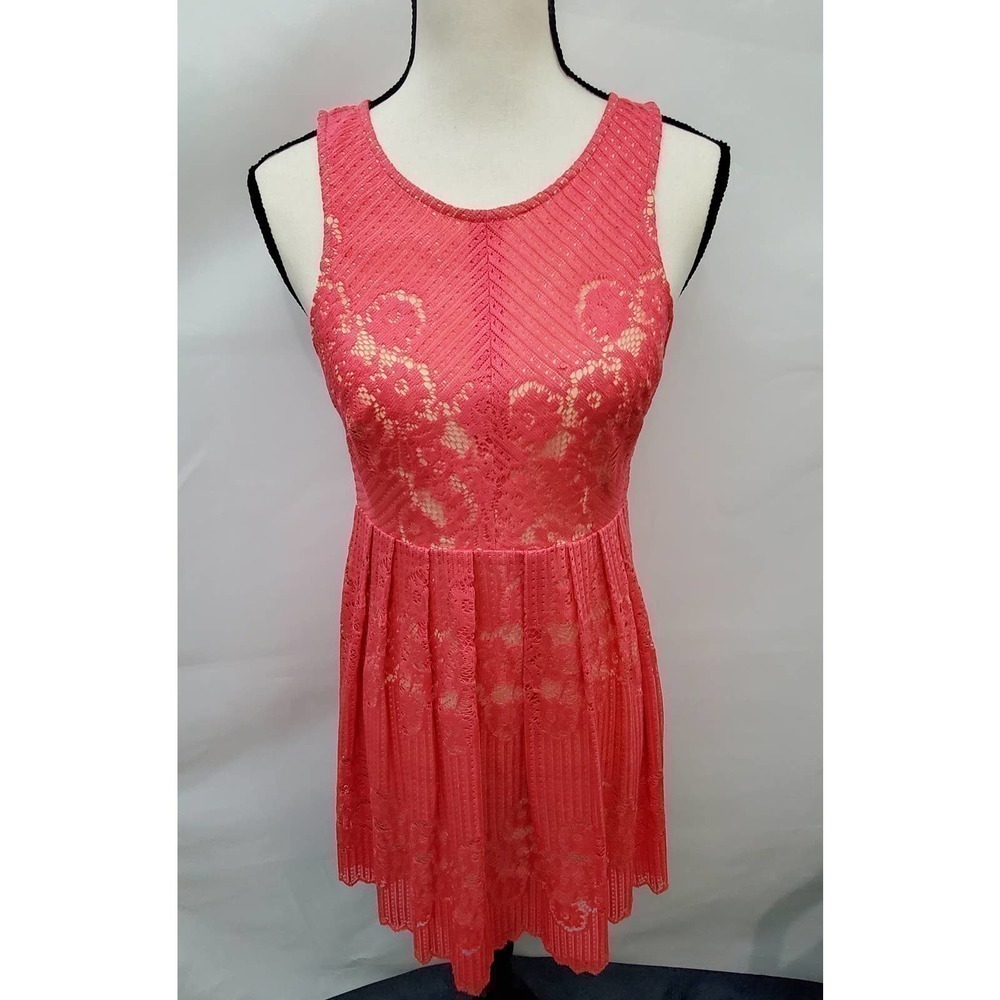 Free People Rocco Cherry Coral Cream‎ Laced Short Dress